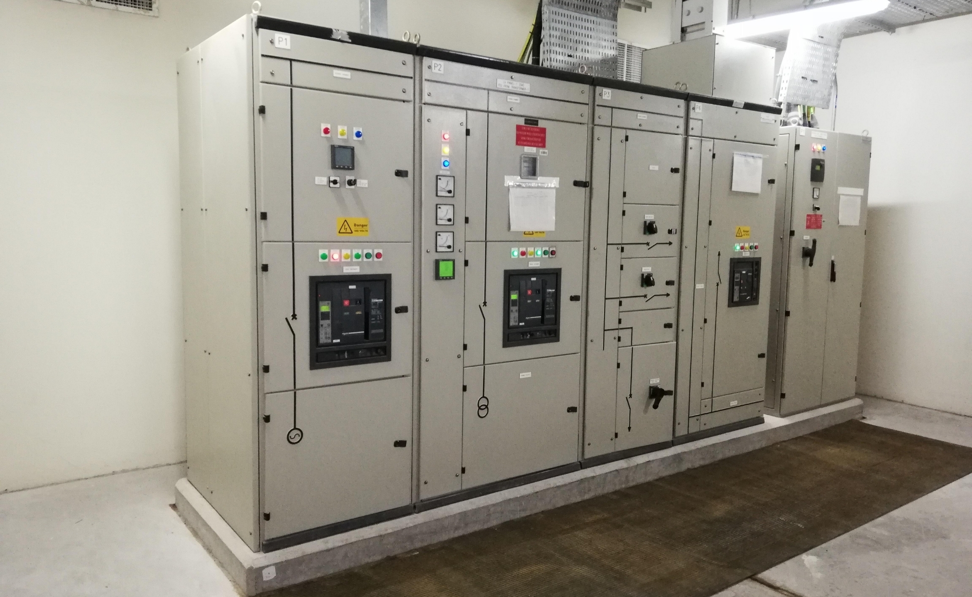 P1–P4 LV switchboard line-up