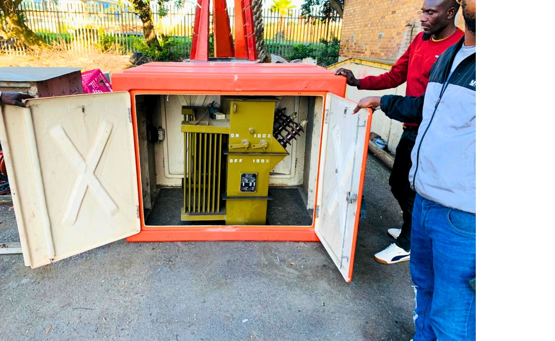 Mini-sub tap-changer inspection