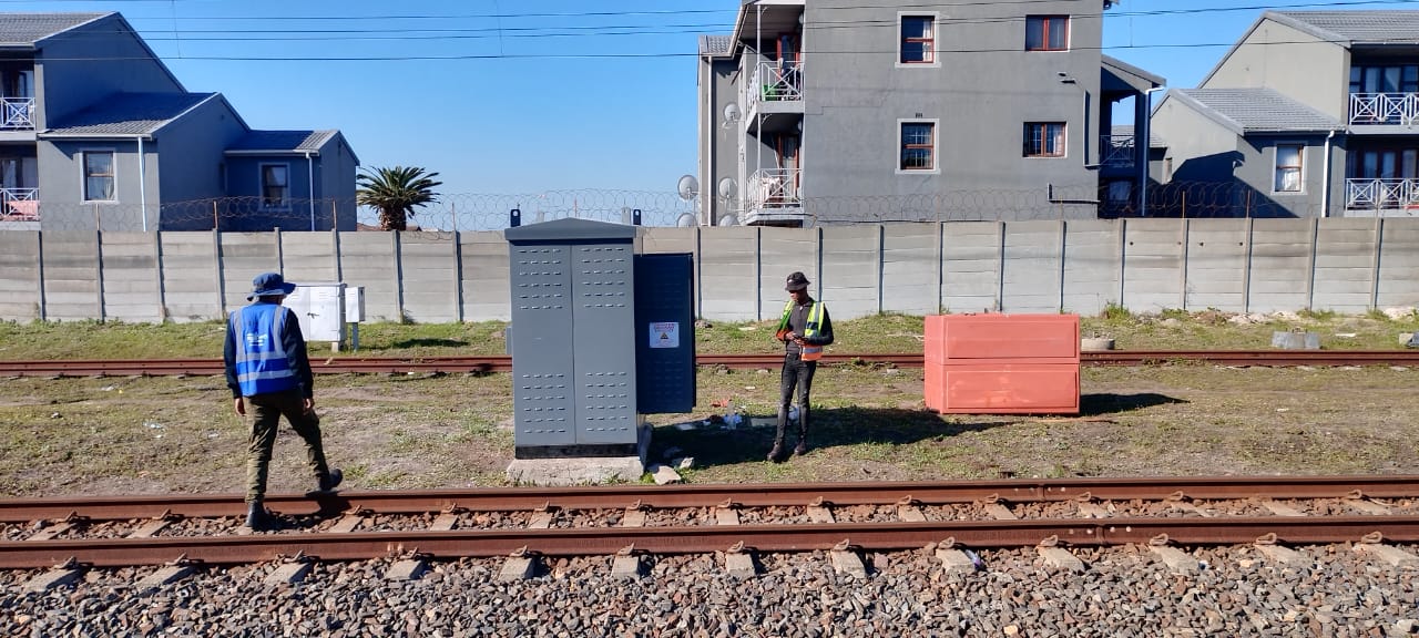 Rail-side kiosk substation commissioning