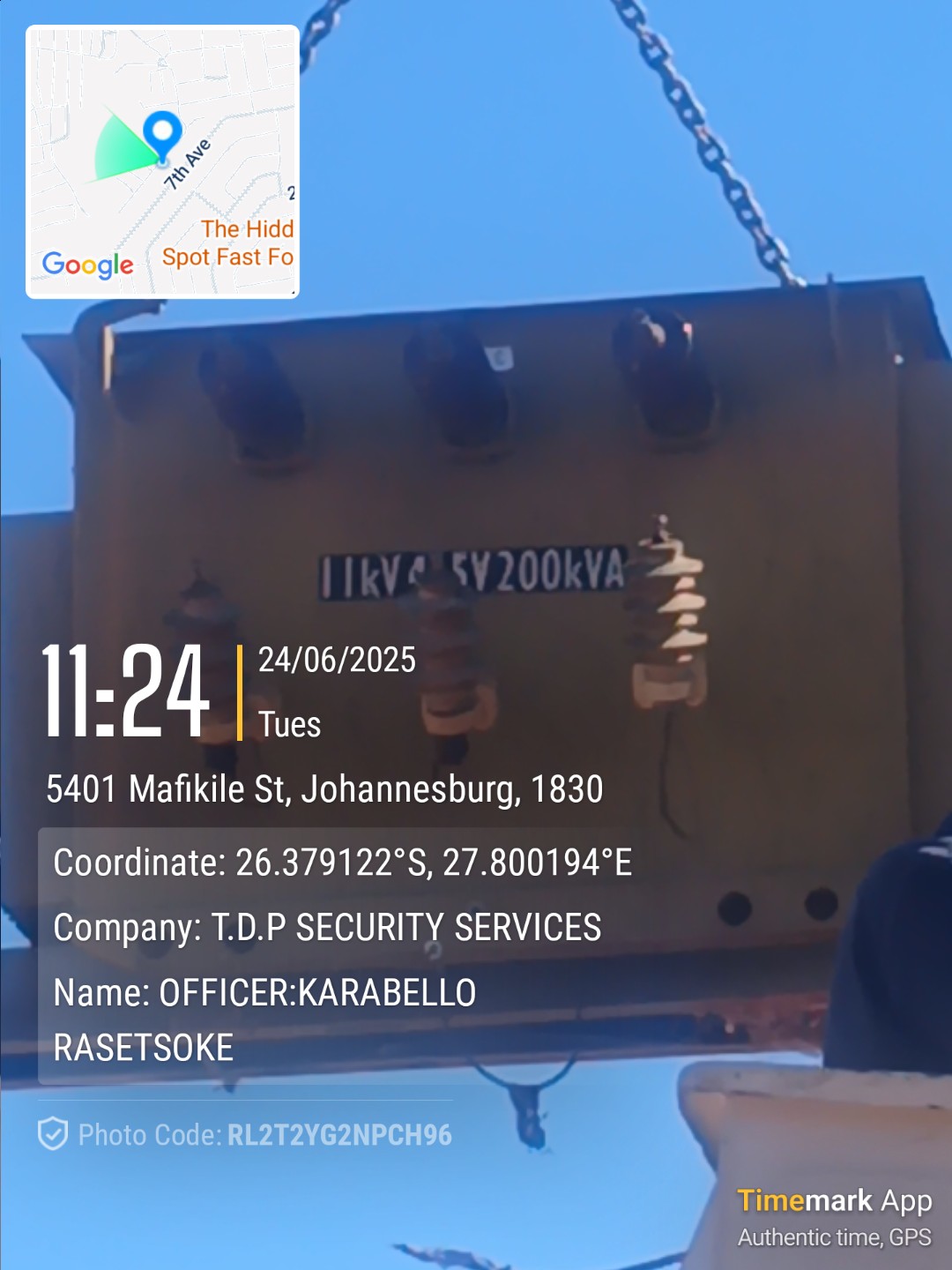 11 kV / 400 V 200 kVA transformer lift