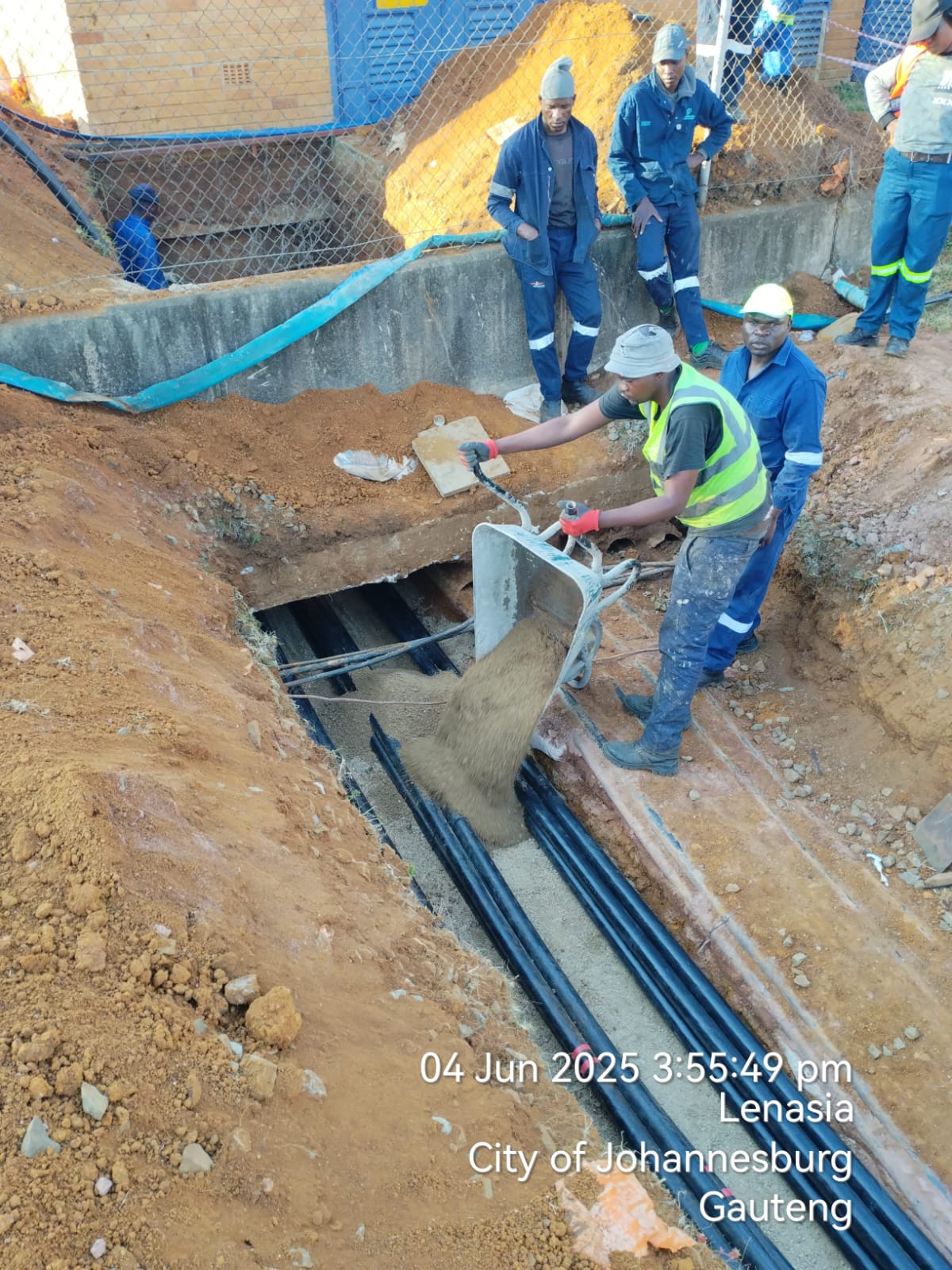 Cable-bed sand pour